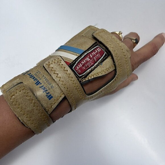 Vintage Dick Weber Wrist Master II Support Bowling Glove Left Hand XS Leather - Picture 4 of 7